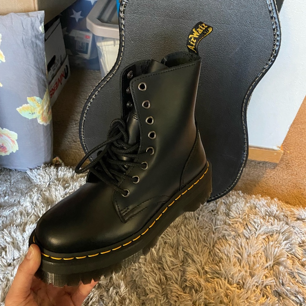 NOT FOR SALE, DO NOT BUY. WANTING TO MAKE SURE THESE ARE LEGIT PLEASE. Jadon.
